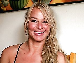 Sniggering Blonde Mummy London Sea Is Ready To Share Her Pornography Abilities